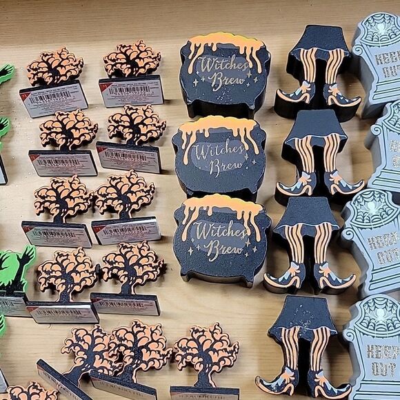 Halloween miniature wooden decorations 60+ items - Picture 4 of 8